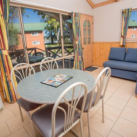 Big4 Batemans Bay At Easts Riverside Holiday Park Oda fotoğraf