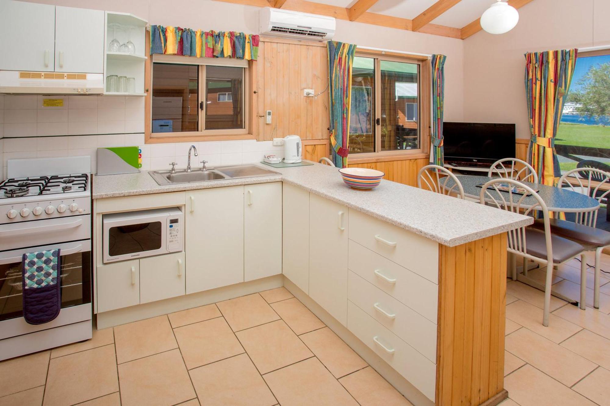 Big4 Batemans Bay At Easts Riverside Holiday Park Oda fotoğraf